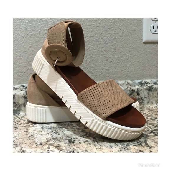 Women’s MIA platform sandals - Picture 3 of 4